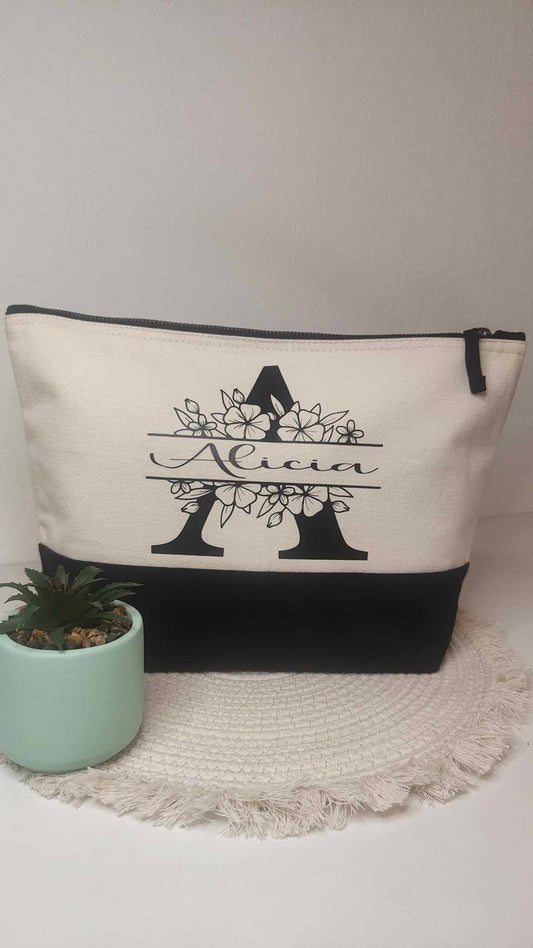 Trousse personnalisée avec initiale florale et prénom - idée cadeau pour femme